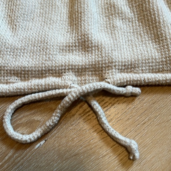 Women's Urban Outfitters Summer Cream Sweater Size Medium - Picture 6 of 8